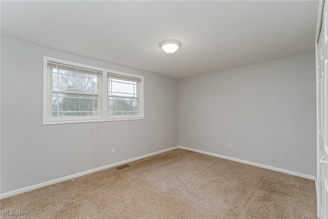 1445 Sunnyacres Road Akron, OH 44321 - Photo 11 of 36