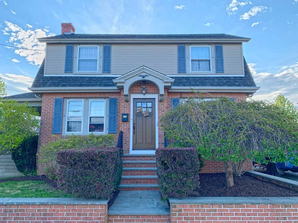 422 Reading Street Fall River, MA 02720 - Photo 3 of 24 Gallery Image 3