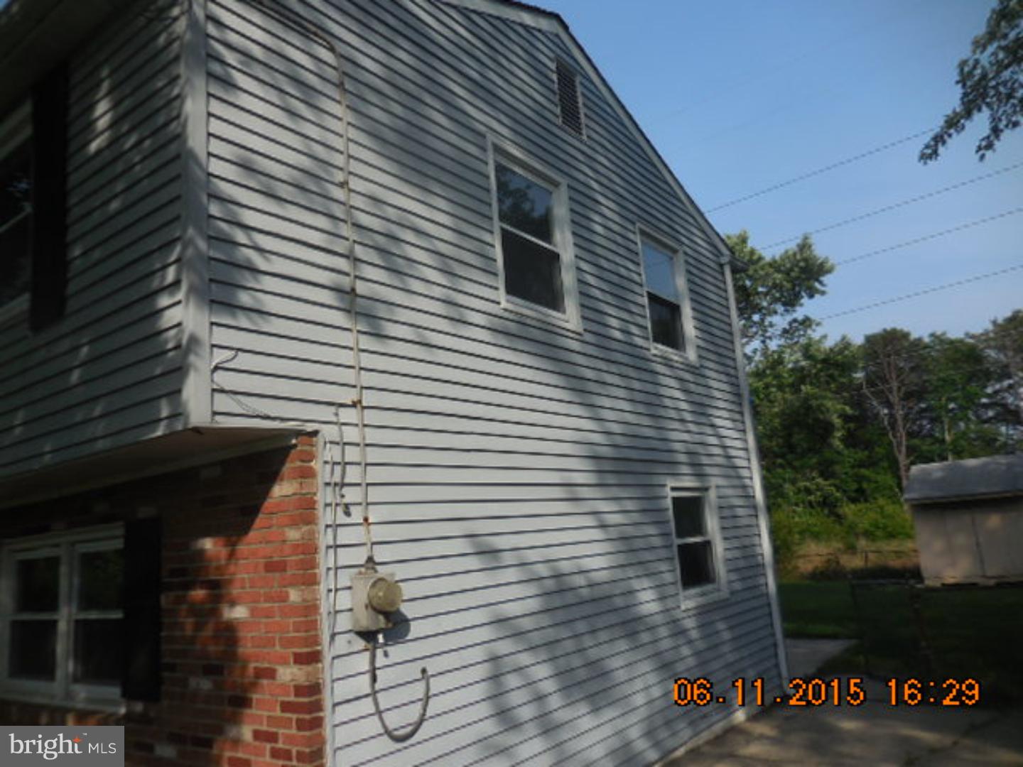 33 South Club Road Pine Hill, NJ 08021 - Photo 2 of 9