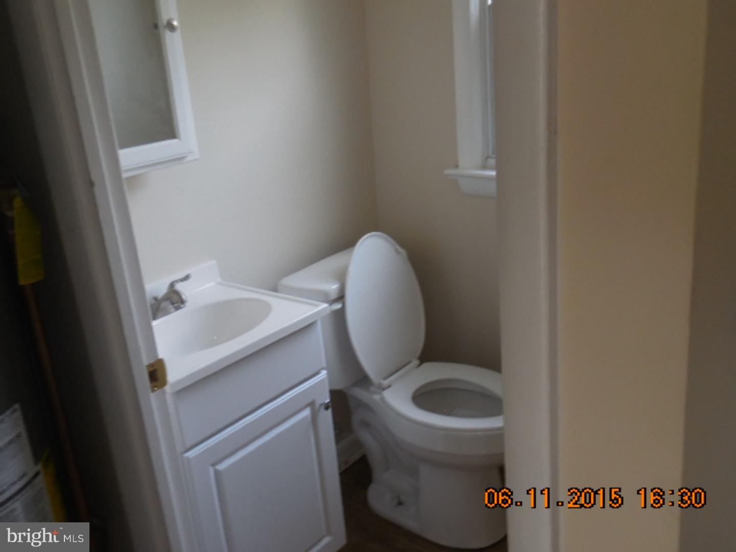 33 South Club Road Pine Hill, NJ 08021 - Photo 4 of 9