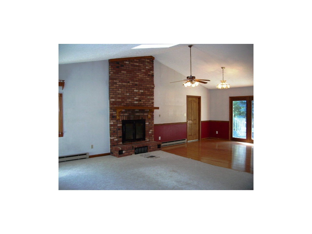 121 Deerfield Estates Road Boone, NC 28607 - Photo 2 of 7 Living Room