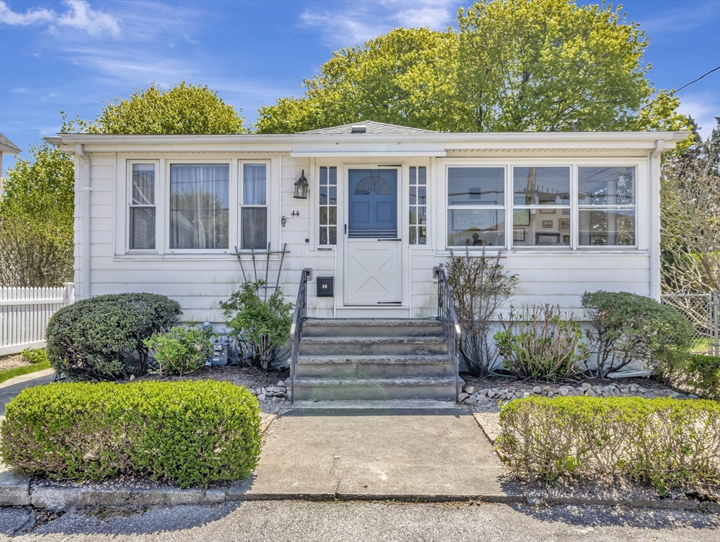44 J Street Hull, MA 02045 - Photo 5 of 33 Gallery Image 5