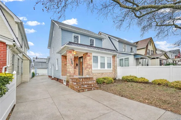 $899,000 | 21432 112th Road | Queens Village