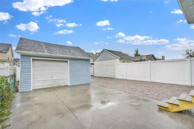 $899,000 | 21432 112th Road | Queens Village