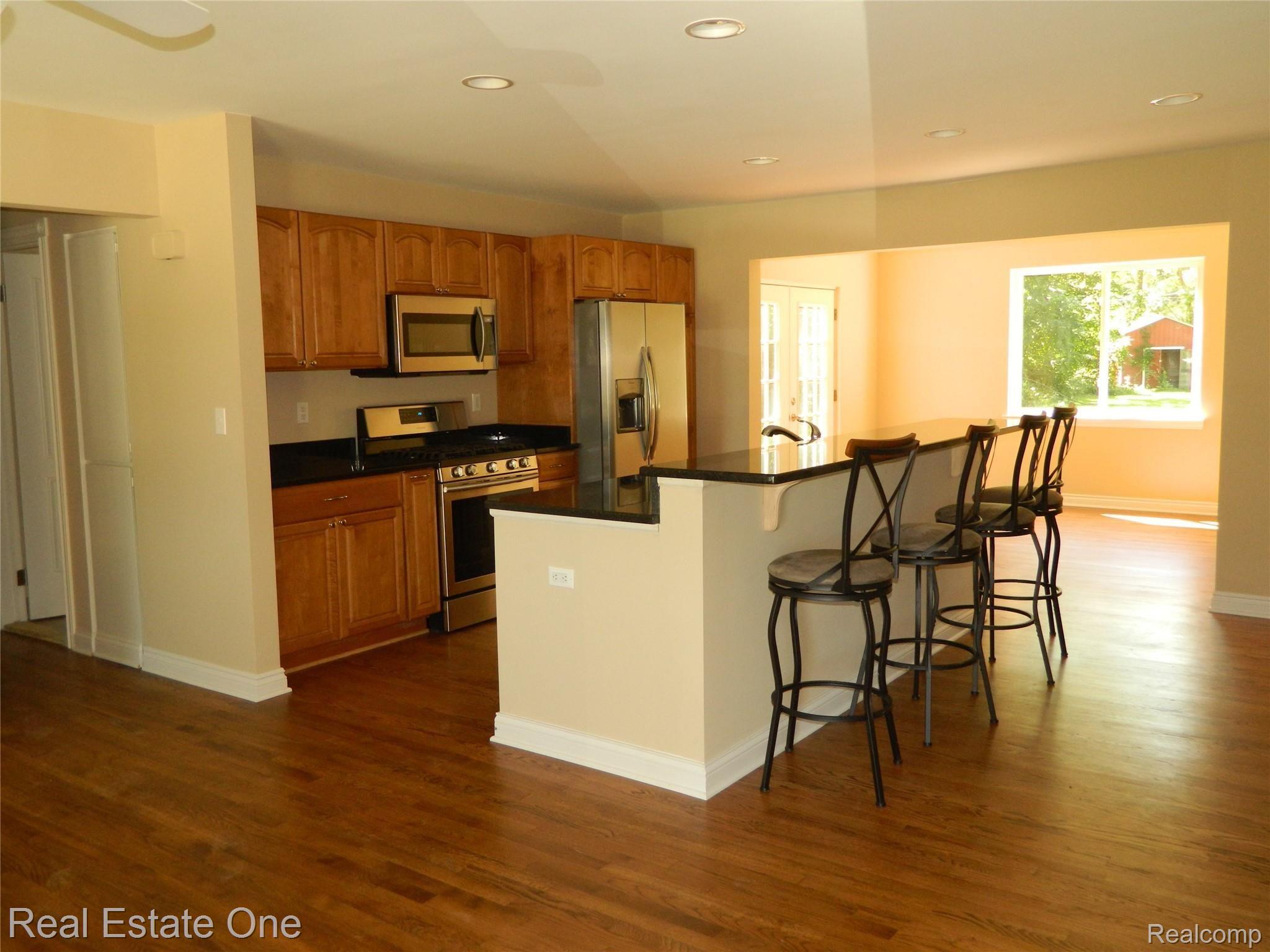 5621 Livernois Road Troy, MI 48098 - Photo 10 of 15 Brand New Kitchen 2018