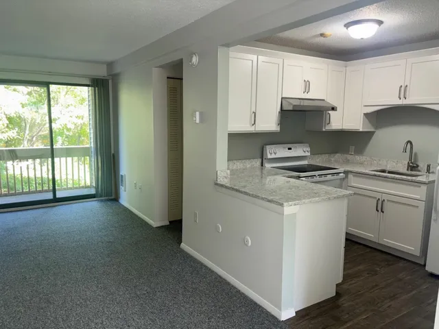 $2,000 | 107 Treetop Circle, Unit 725, Laconia, NH 03246