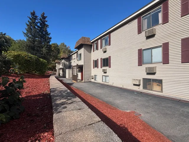 $2,000 | 107 Treetop Circle, Unit 725, Laconia, NH 03246