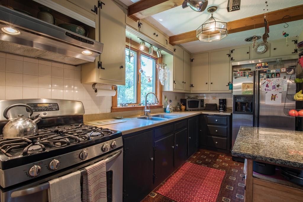 44 New Ludlow Road Granby, MA 01033 - Photo 9 of 31 Gallery Image 9