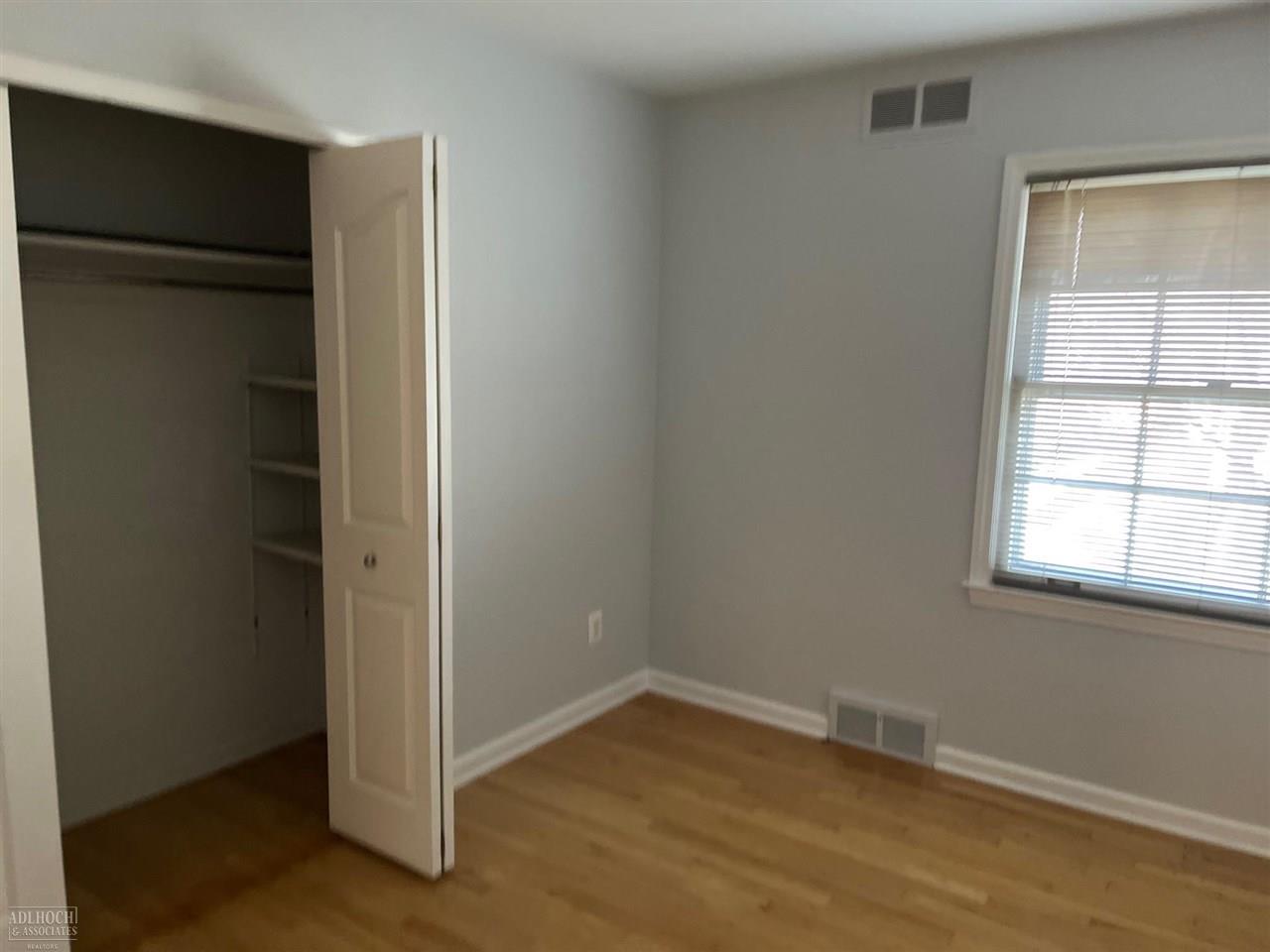 745 Harcourt Road Grosse Pointe, MI 48230 - Photo 8 of 9