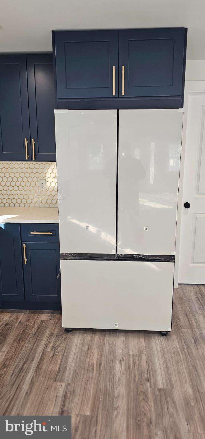 1427 Ocean Pleasantville, NJ 08232 - Photo 9 of 27 a living room with a wooden floor