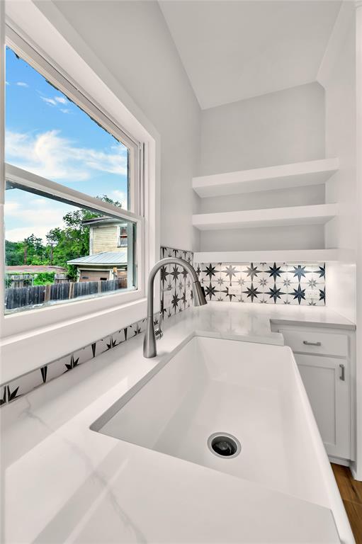 2316 Colcord Avenue Waco, TX 76707 - Photo 13 of 37