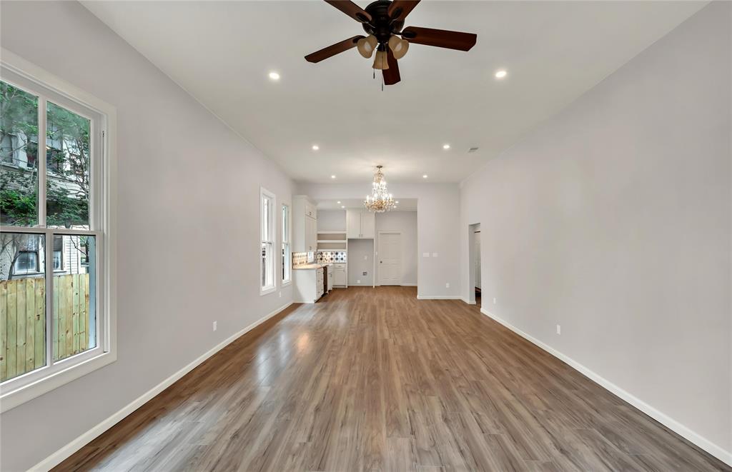 2316 Colcord Avenue Waco, TX 76707 - Photo 4 of 37