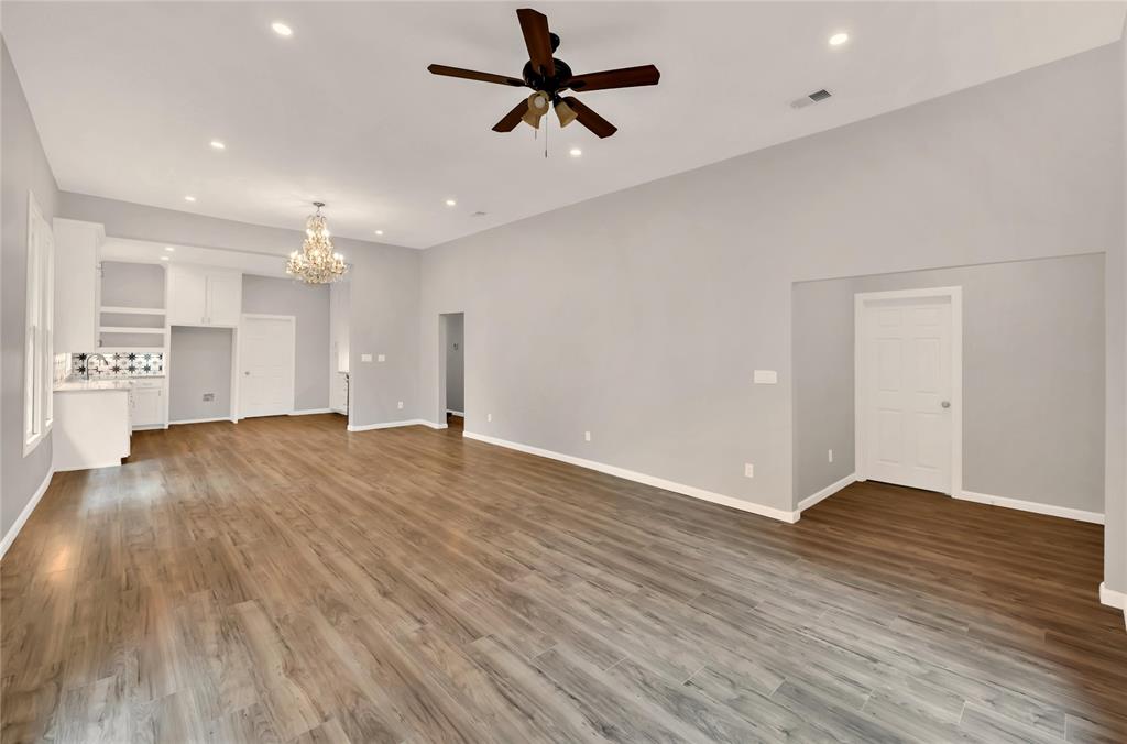 2316 Colcord Avenue Waco, TX 76707 - Photo 5 of 37