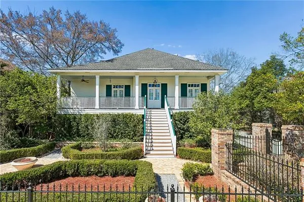 $895,000 | 232 West Beach Parkway, Mandeville, LA 70448