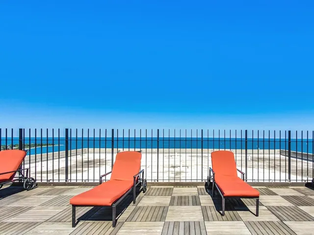 $1,700 | 3550 North Lake Shore Drive, Unit 1011, Chicago, IL 60657