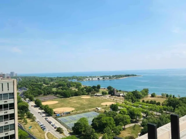 $1,700 | 3550 North Lake Shore Drive, Unit 1011, Chicago, IL 60657