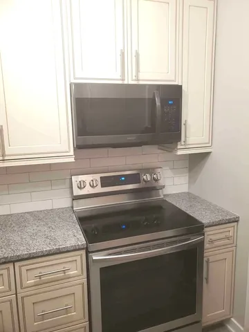 $1,700 | 3550 North Lake Shore Drive, Unit 1011, Chicago, IL 60657