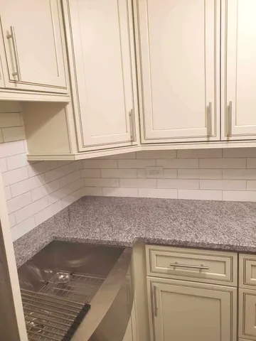 $1,700 | 3550 North Lake Shore Drive, Unit 1011, Chicago, IL 60657