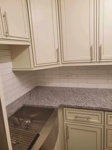 $1,700 | 3550 North Lake Shore Drive, Unit 1011, Chicago, IL 60657