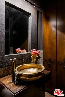 $1,725,000 | 710 North Orlando Avenue, Unit 101, West Hollywood, CA 90069