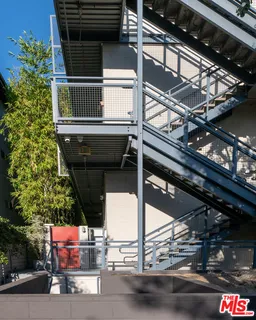 $1,725,000 | 710 North Orlando Avenue, Unit 101, West Hollywood, CA 90069