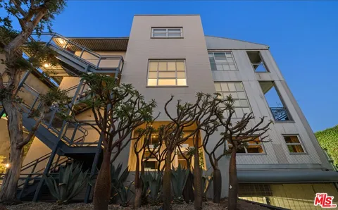 $1,725,000 | 710 North Orlando Avenue, Unit 101, West Hollywood, CA 90069