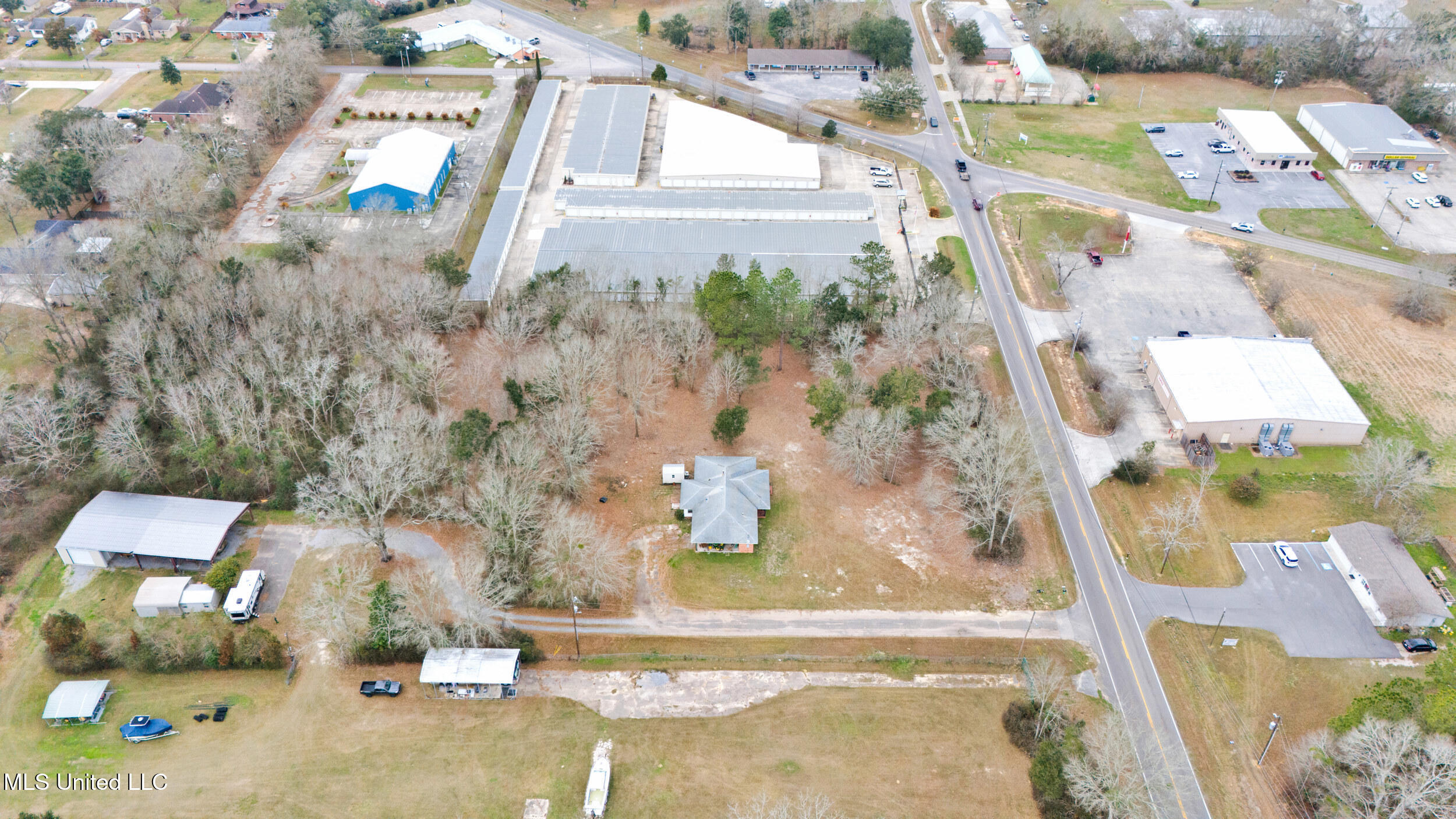 9201 Woolmarket Road Biloxi, MS 39532 - Photo 5 of 17 4_9201 woolmarket rd, biloxi, ms_camprom
