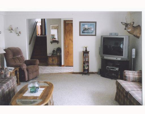 5 Jimro Road West Middlesex, PA 16159 - Photo 4 of 8 Living Room.