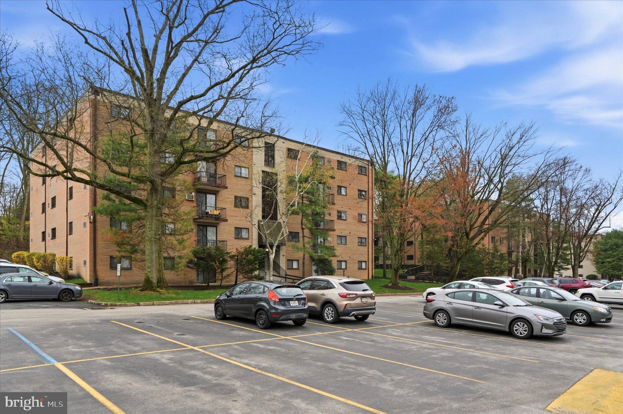 400 Glendale Road, Unit E34 Havertown, PA 19083 - Photo 27 of 31 Ample parking