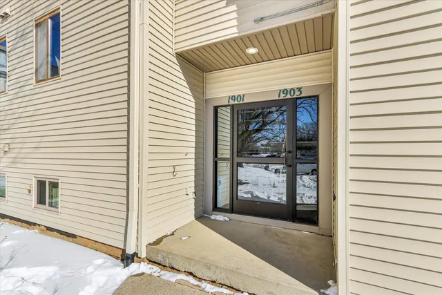 $103,000 | 1901 Melrose Drive, Unit B, Champaign, IL 61820