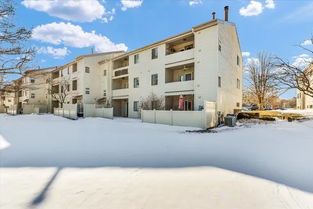 $103,000 | 1901 Melrose Drive, Unit B, Champaign, IL 61820