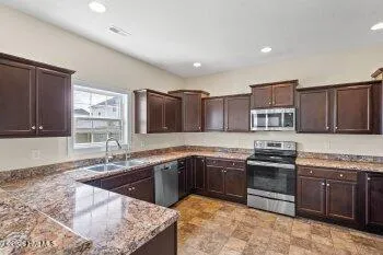 $2,100 | 614 Carat Court, Jacksonville, NC 28546