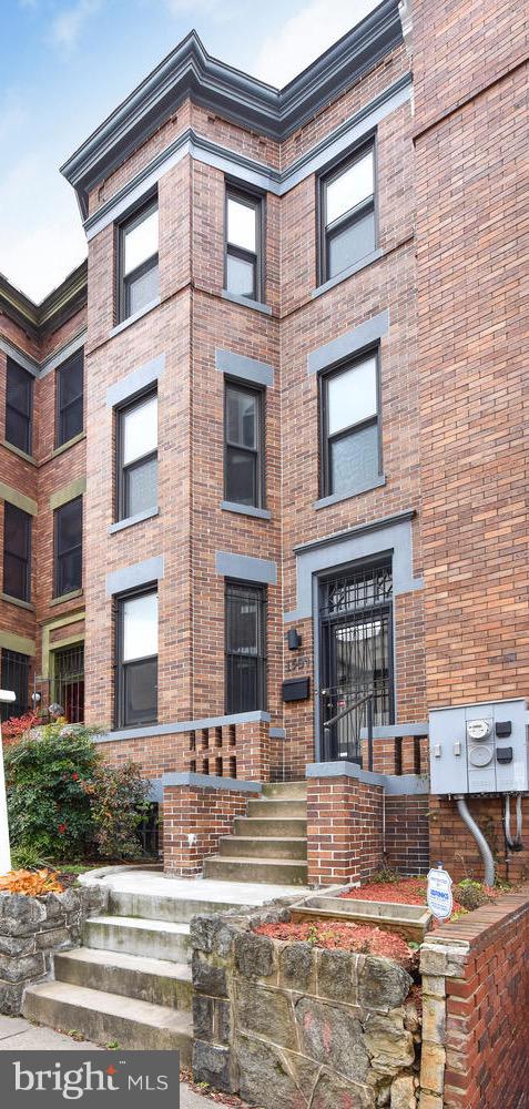 1504 Columbia Road Northwest Washington, DC 20009 - Photo 1 of 32 Gallery Image 1