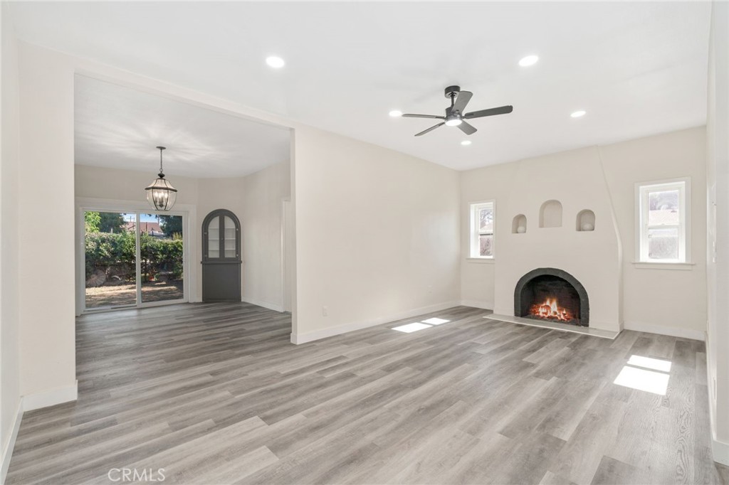 2723 Iris Street Riverside, CA 92507 - Photo 4 of 26