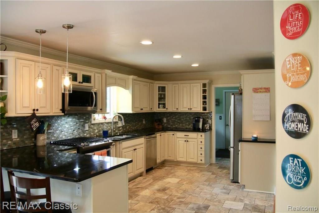 3314 Coolidge Highway Rochester Hills, MI 48309 - Photo 9 of 28