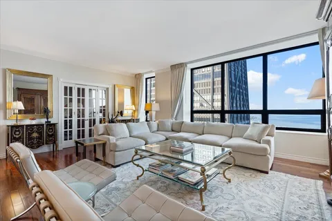 $1,024,500 | 180 East Pearson Street, Unit 4002, Chicago, IL 60611