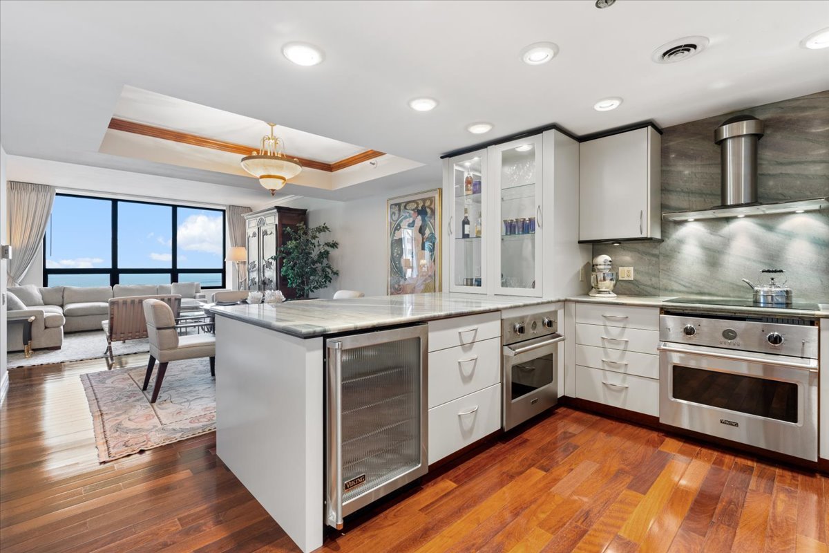 180 East Pearson Street, Unit 4002 Chicago, IL 60611 - Photo 18 of 40