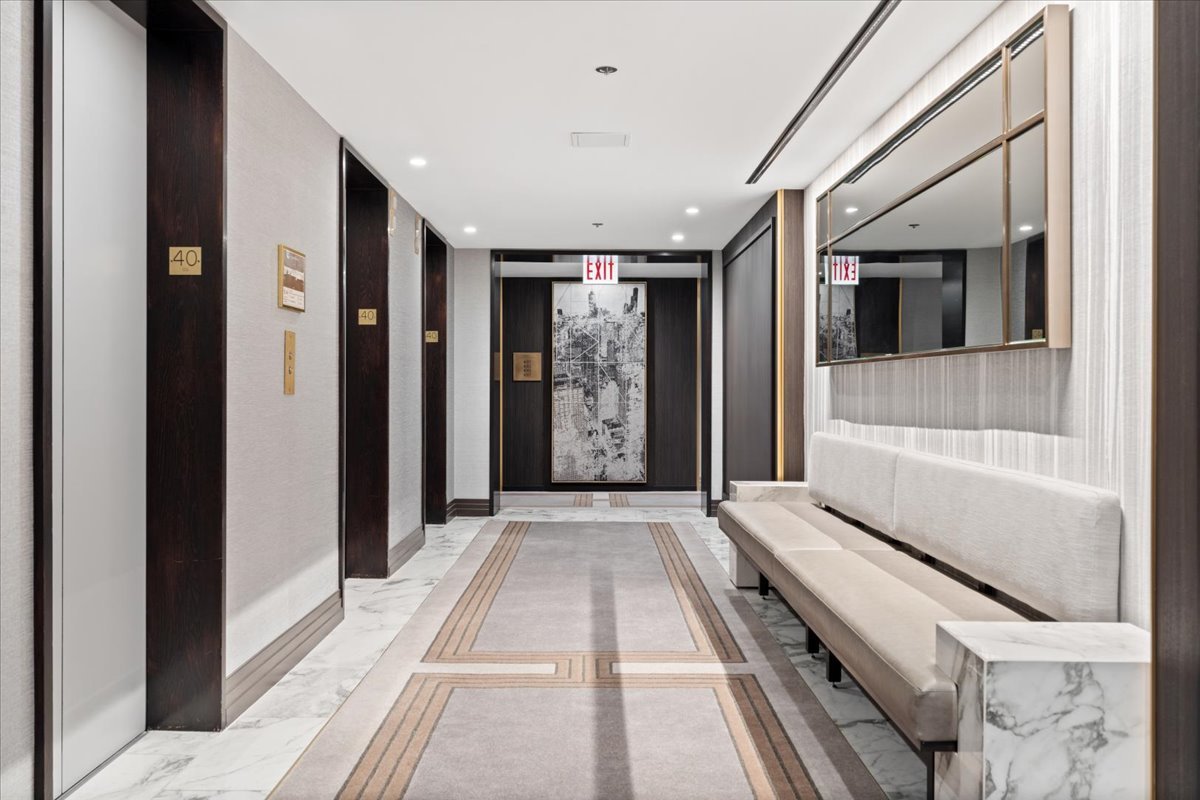 180 East Pearson Street, Unit 4002 Chicago, IL 60611 - Photo 4 of 40