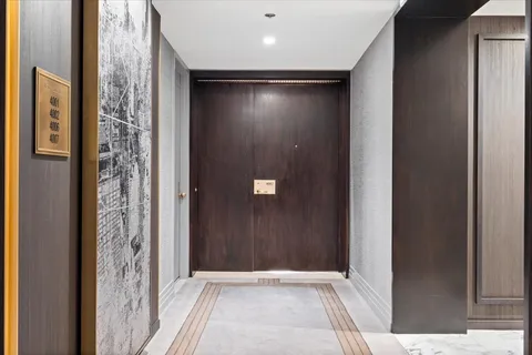 $1,024,500 | 180 East Pearson Street, Unit 4002, Chicago, IL 60611