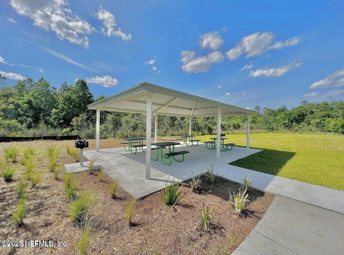 8339 Helmsley Boulevard Jacksonville, FL 32219 - Photo 13 of 15 Picnic Tables