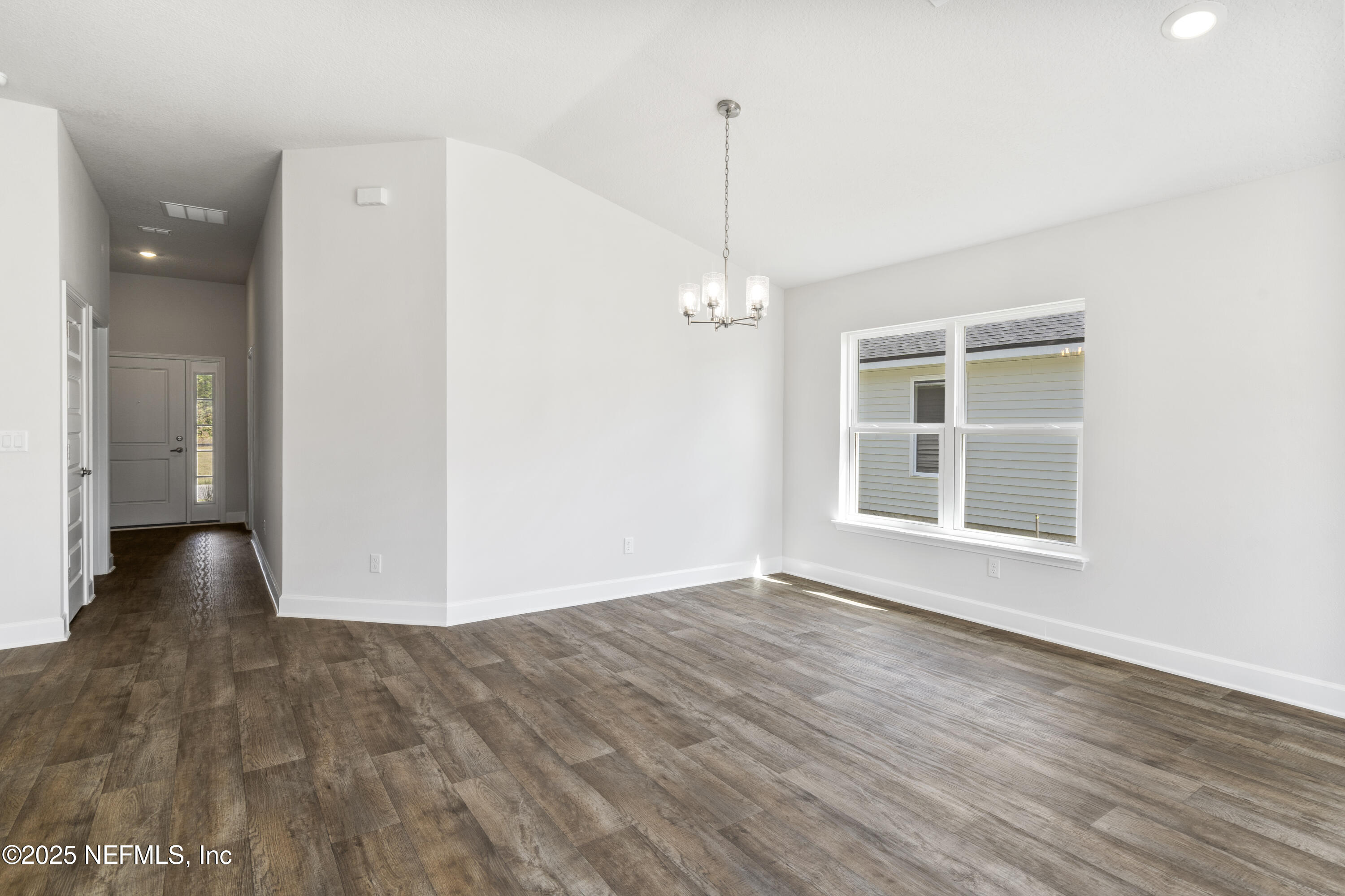 8339 Helmsley Boulevard Jacksonville, FL 32219 - Photo 3 of 15 Entrance/Dining