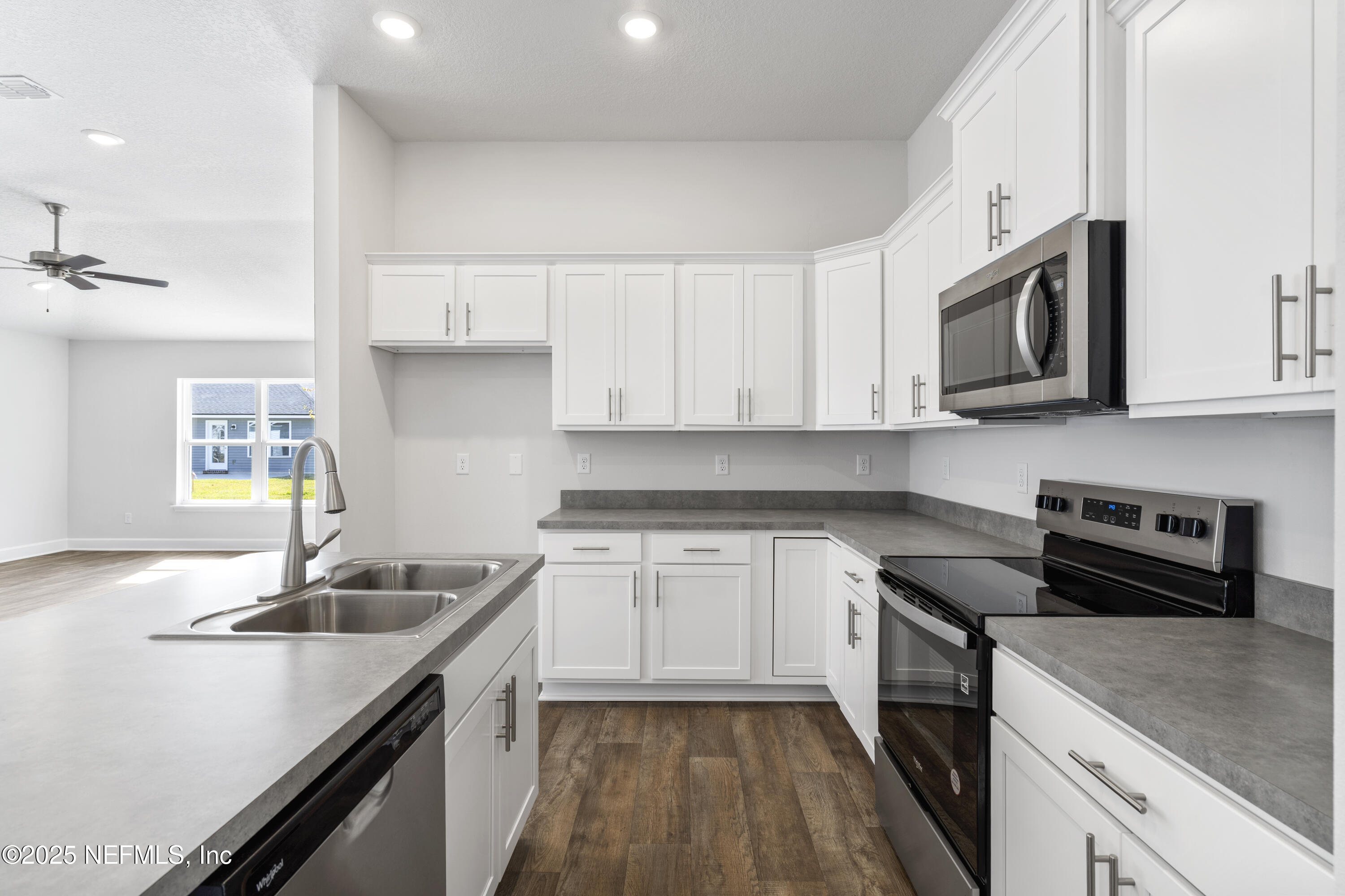 8339 Helmsley Boulevard Jacksonville, FL 32219 - Photo 7 of 15 Kitchen view 2