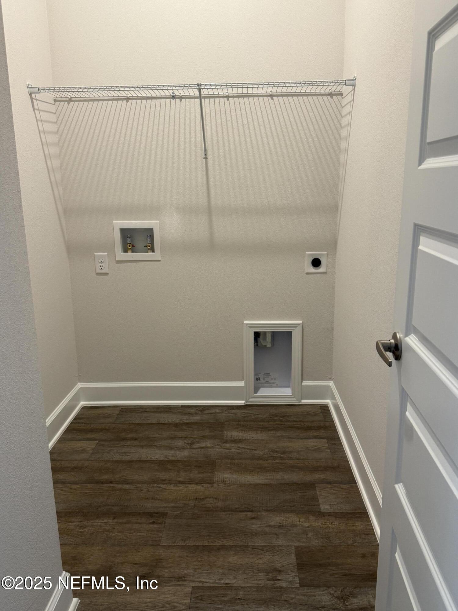 8339 Helmsley Boulevard Jacksonville, FL 32219 - Photo 8 of 15 Laundry room