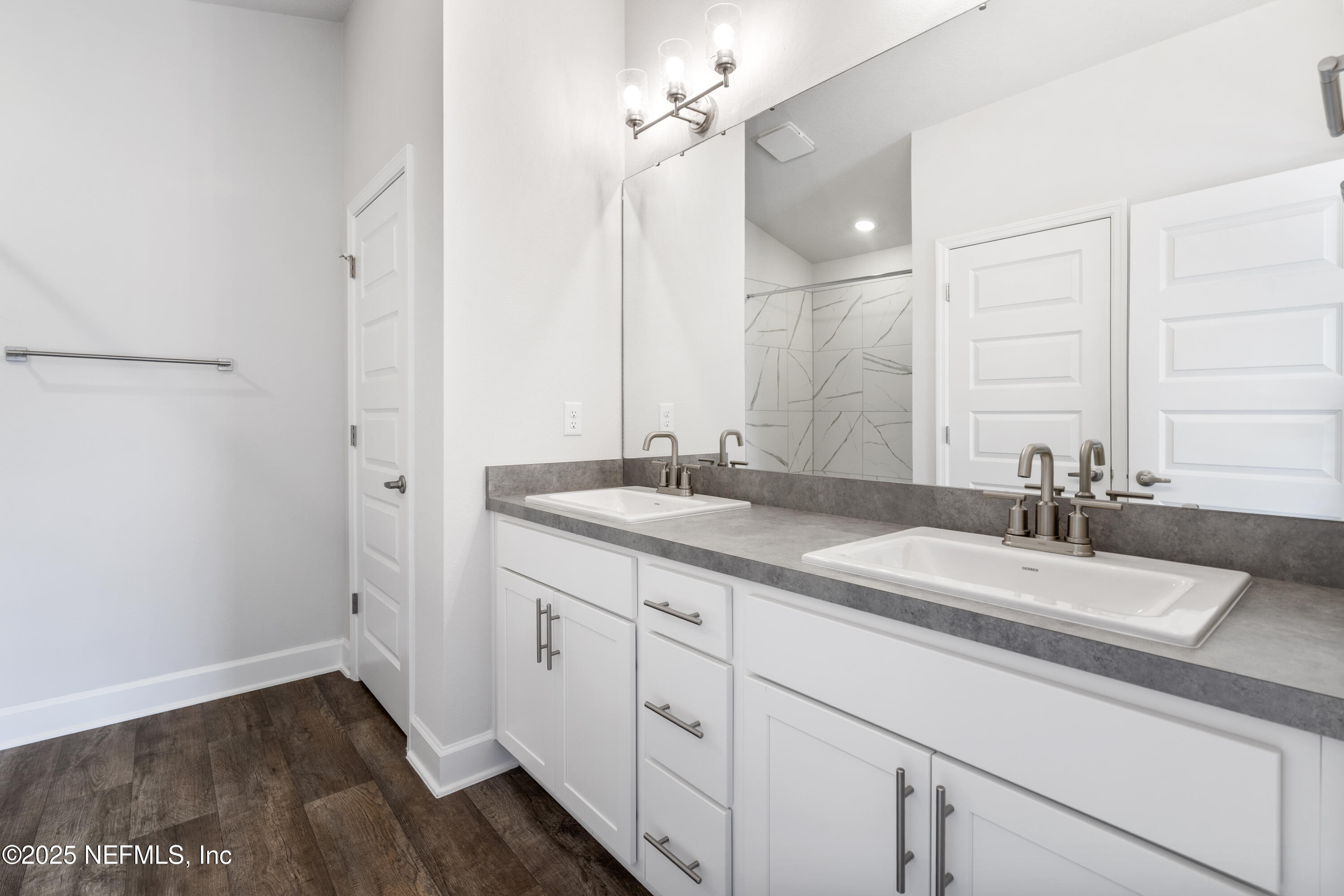 8339 Helmsley Boulevard Jacksonville, FL 32219 - Photo 10 of 15 Master bath