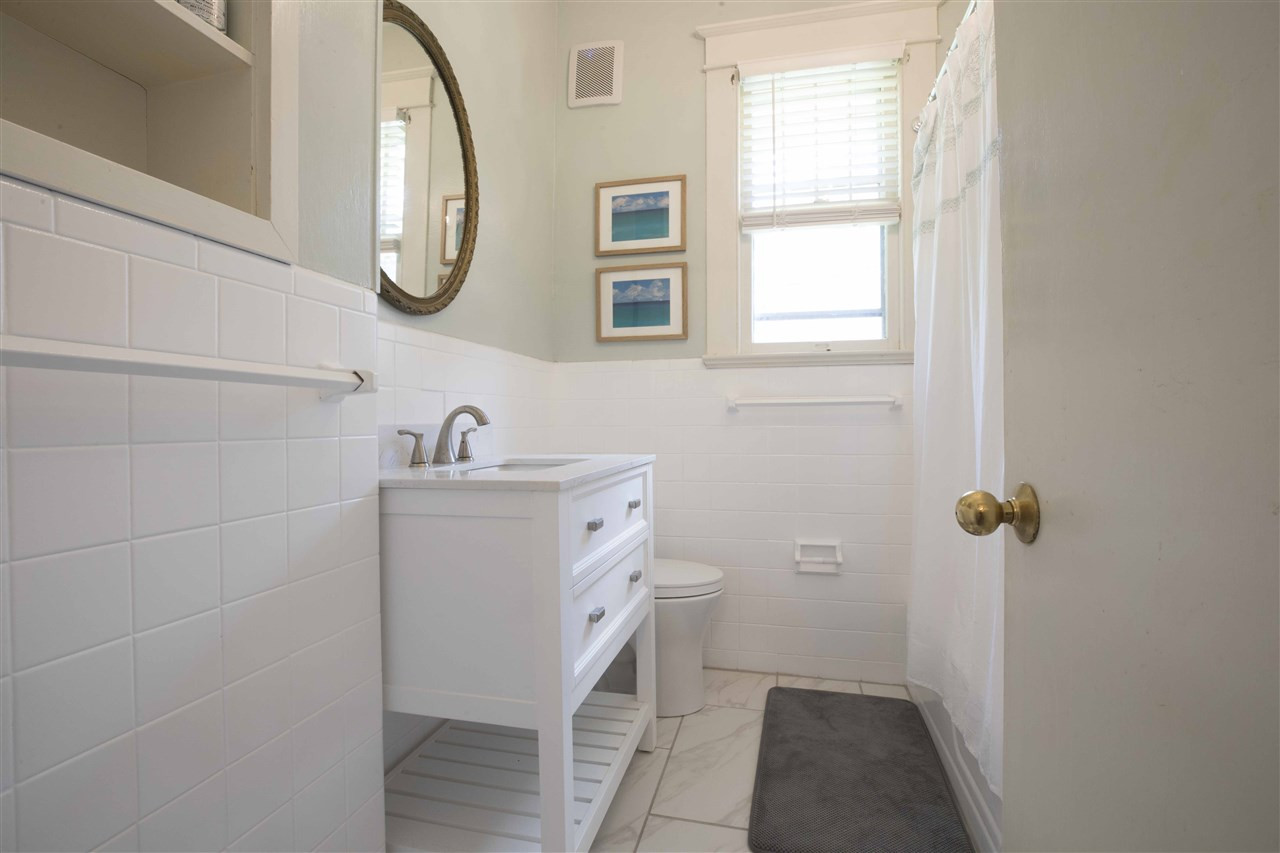 720 North Bloodworth Street Raleigh, NC 27604 - Photo 17 of 27 Main Level bathroom