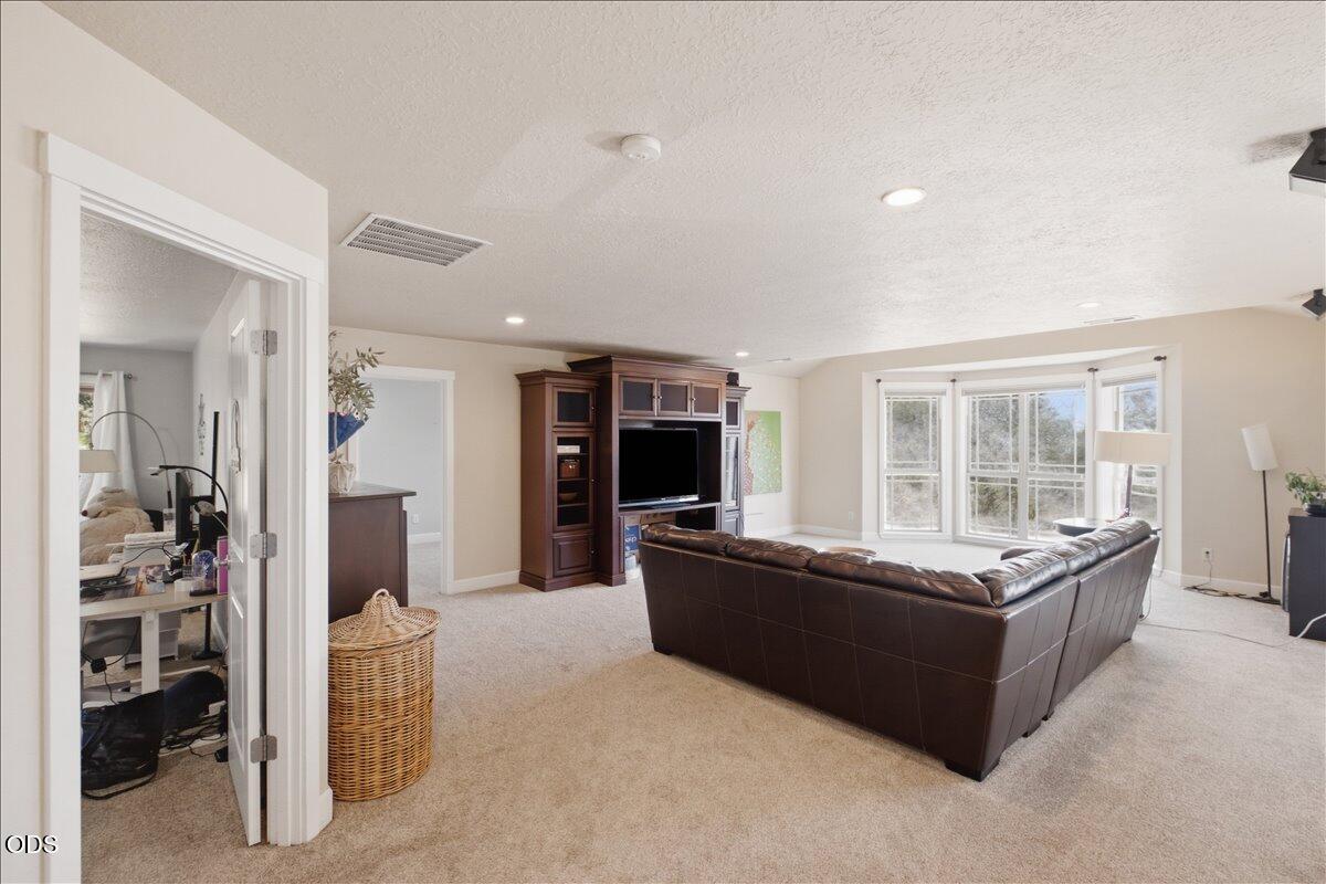 2448 Northwest Violet Avenue Albany, OR 97321 - Photo 22 of 46