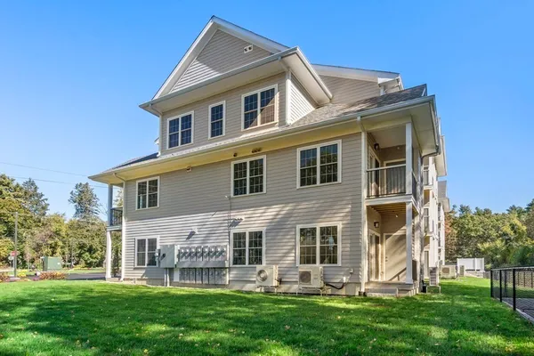 $2,975 | 242 Main Street, Unit 101, Millis, MA 02054