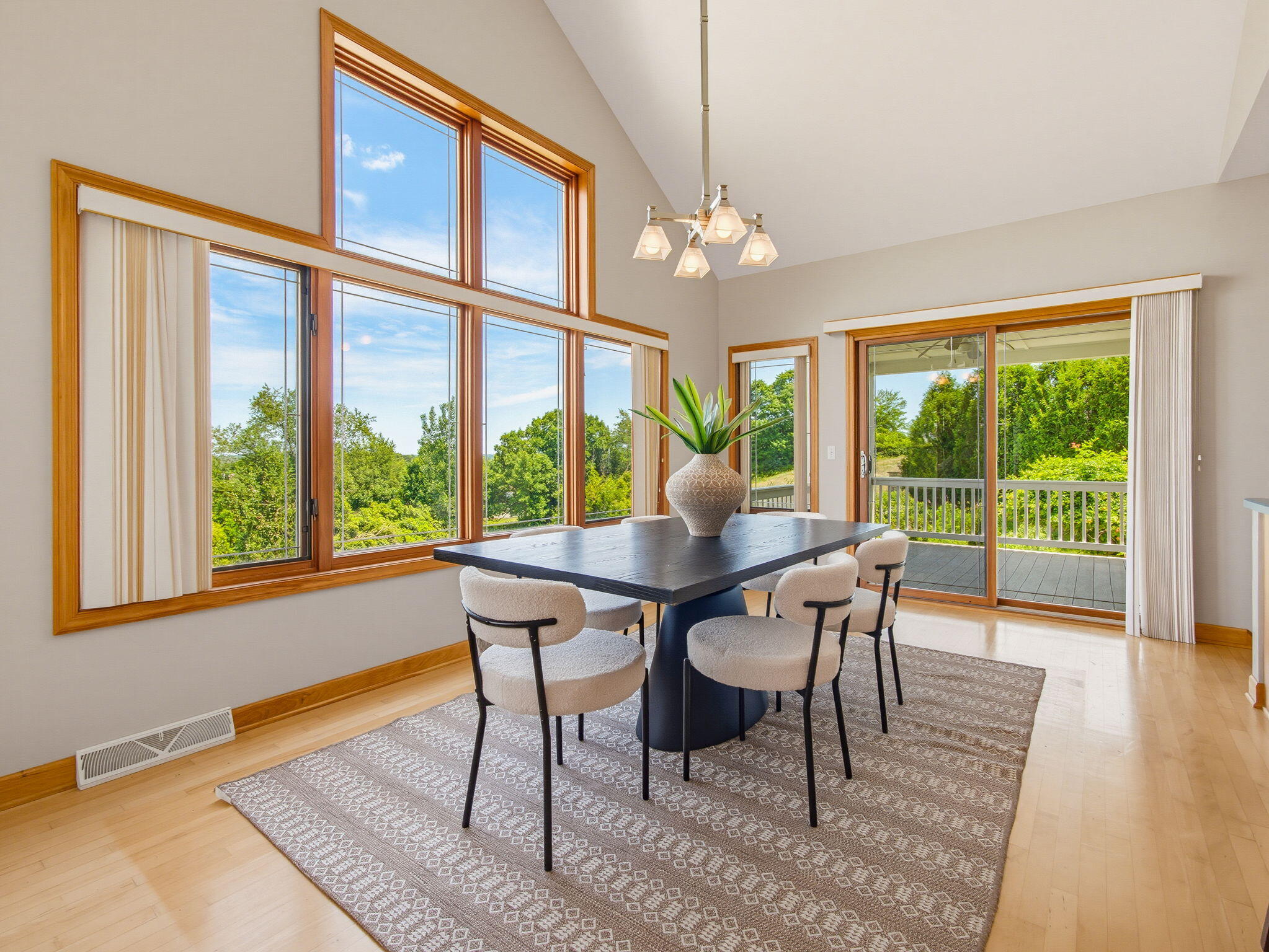 W225N3524 Wethersfield Road Pewaukee, WI 53072 - Photo 13 of 47 14-web-or-mls-w225n3524-wethersfield-rd