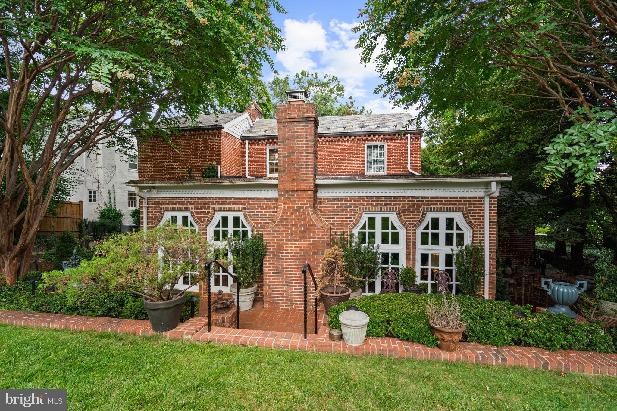3410 Shepherd Street Chevy Chase, MD 20815 - Photo 5 of 10