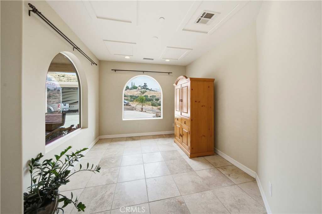 13675 Davenport Road Agua Dulce, CA 91390 - Photo 10 of 51 Den/office area
